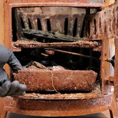 The restoration of an old and rusty circle stove!