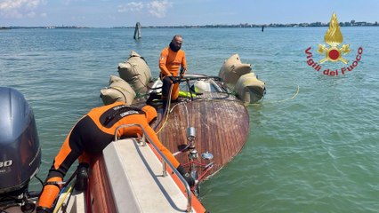 Venezia - Barche affondate durante Festa Redentore recuperate dai Vigili del Fuoco (22.07.25)