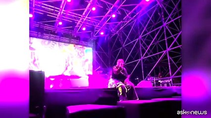 BigMama a Giffoni emoziona tutti, esegue "Charlotte" a cappella