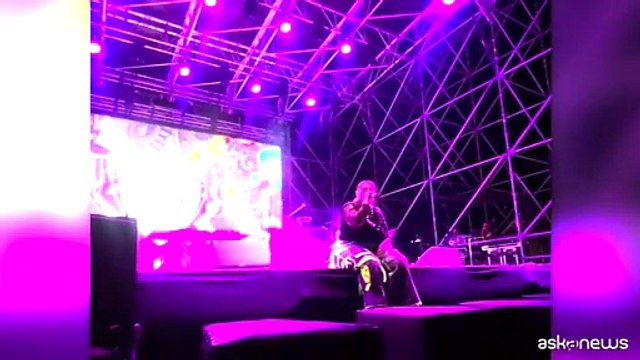 BigMama a Giffoni emoziona tutti, esegue Charlotte a cappella