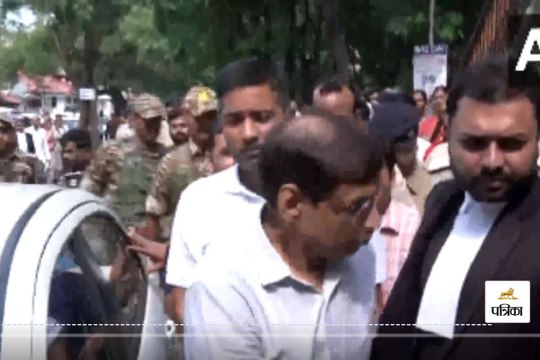 छत्तीसगढ़ शराब घोटाला! चैतन्य बघेल को मिले 16.70 करोड़ की अवैध राशि, ED ने कोर्ट में किया पेश