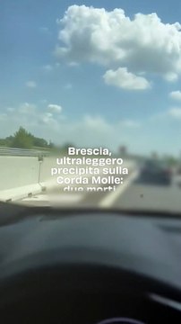 Brescia, ultraleggero precipita sulla Corda Molle e prende fuoco: due morti e traffico in tilt