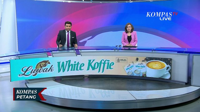 Pecah Ban, Truk Muatan Semen Tabrak Jalur Transjakarta dan Terguling di Jaksel | KOMPAS PETANG