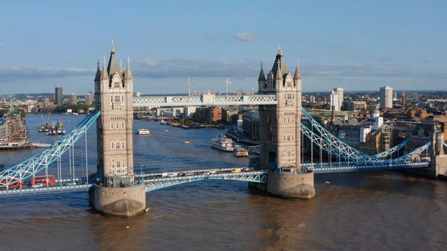 Look around London: Tower Bridge