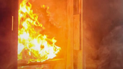 मां ने बेटी संग खुद को लगा ली आग