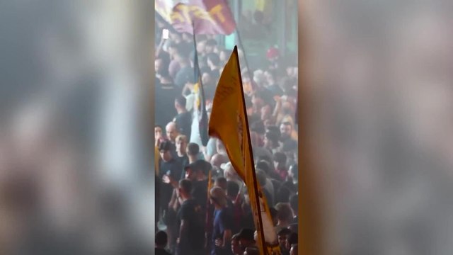 Il video del compleanno della Roma: i cori, i fumogeni, l'omaggio della Curva Sud al Gianicolo