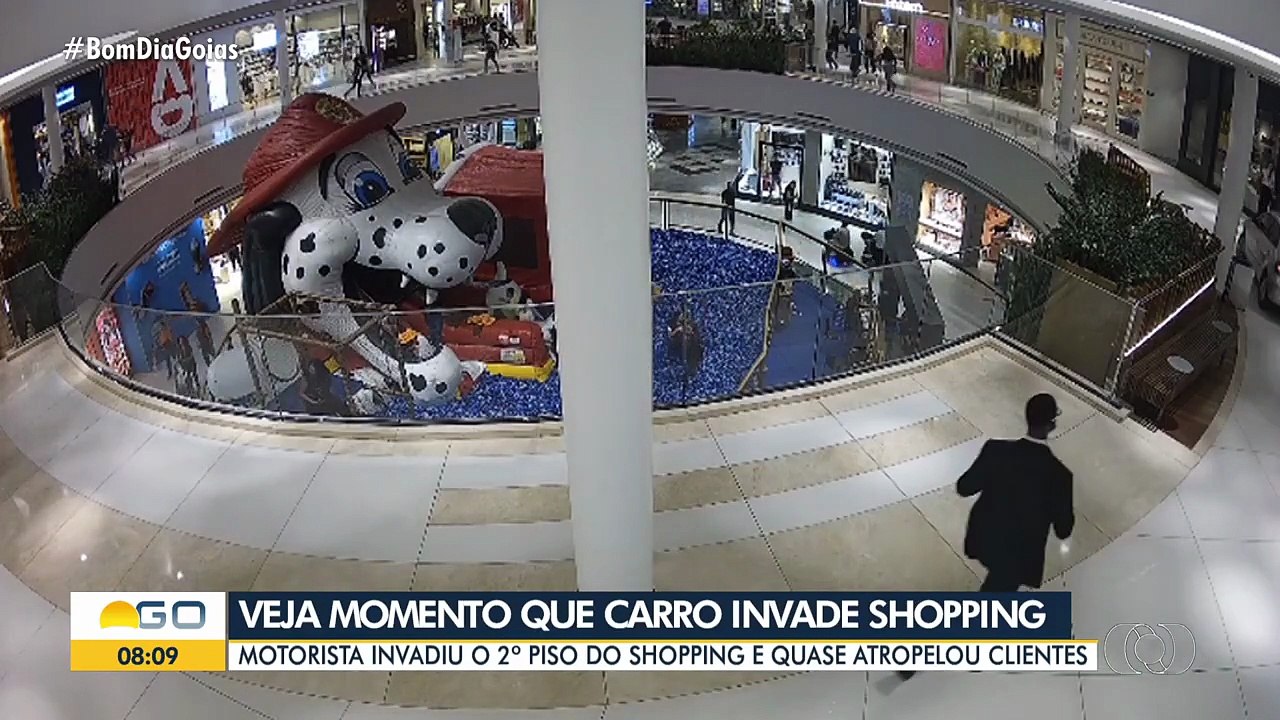 Vídeo: Carro Invade Shopping Flamboyant em Goiânia; Motorista Preso