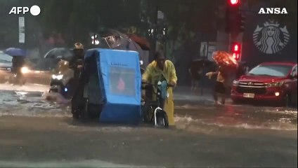 Filippine, disagi a Manila dopo una notte di intensa pioggia