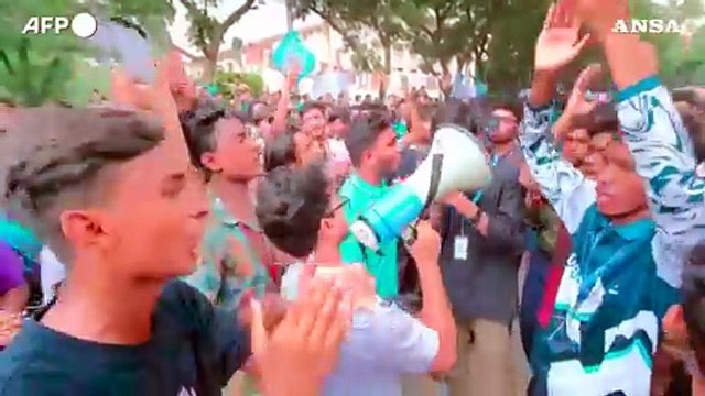 Bangladesh, scontri alla protesta degli studenti per la strage nella scuola