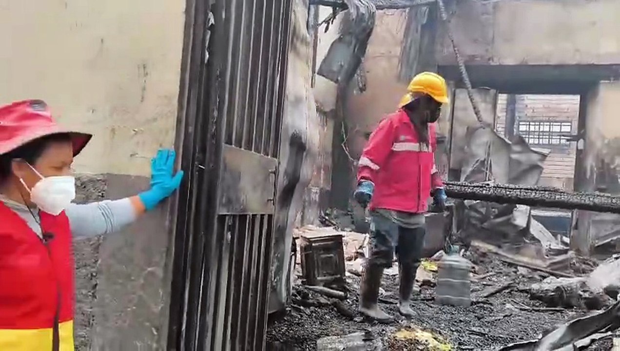 Así quedaron negocios consumidos por incendio en el centro de Tegucigalpa