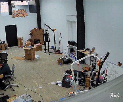 Robô humanoide surta e quase ataca engenheiro durante teste nos EUA