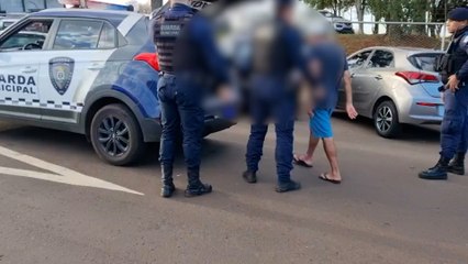 Pai é flagrado agredindo crianças em frente ao centro esportivo de Ciro Nardi em Cascavel