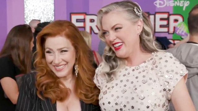 Lisa Ann Walter & Elaine Hendrix Support 'Parent Trap' Co-Star Lindsay Lohan at 'Freakier Friday' | THR Video