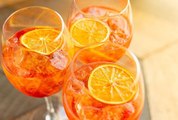 Ce cocktail à 2 ingrédients est le moins calorique de tous (et ce n’est pas l’Aperol spritz)