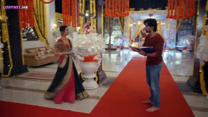 مسلسل أحمر هو لون الحناء مدبلج الحلقة 92