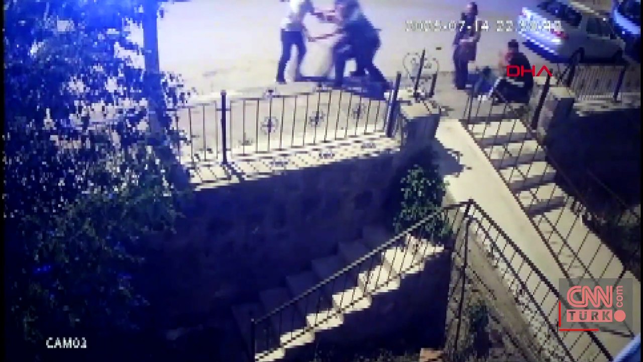 Böyle vicdansızlık görülmedi: Tekerlekli sandalyedeki engelli kadını sopayla darp ettiler