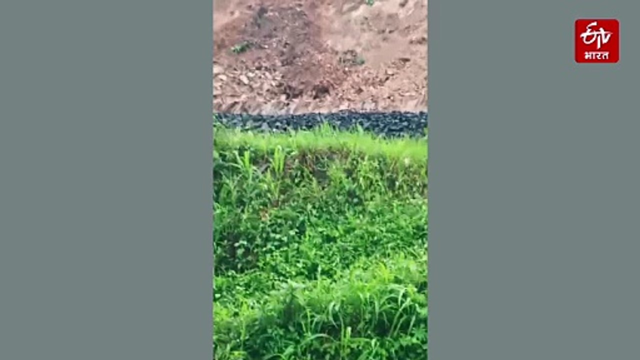 रेलवे ट्रैक पर गिरा मलबा, भनवारटंक टनल के पास हुई घटना, रेल सेवा हुई बाधित