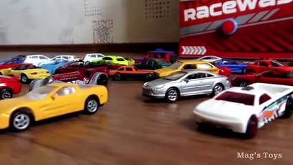 Hot Wheels Crash Compilation 🔥 Ultimate Toy Car Destruction