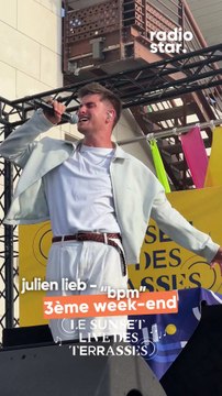 Julien Lieb interprète “bpm” sur la scène des Sunset Live des Terrasses #julienlieb #sunsetlive #concert #live