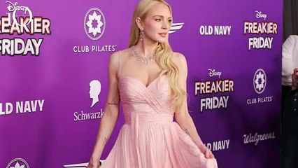 Lindsay Lohan, favola in rosa e cristalli alla première di "Quel pazzo venerdì 2"