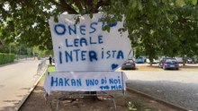 Inter taraftarından Hakan Çalhanoğlu'na pankart