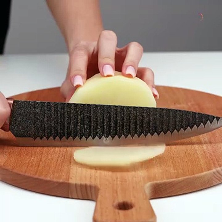 Making chips at home in no time!🥔