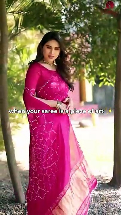 When Your Pink Saree 🥻 Feels Like a Piece of Art 💗