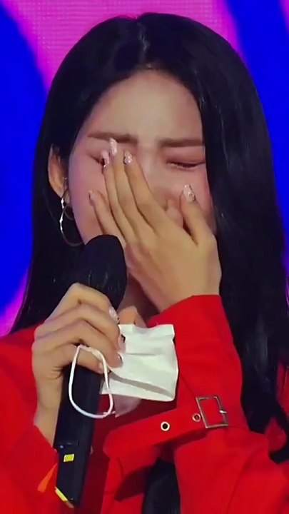 She said ‘I’m fine’ as her tears betrayed her strength… and we all broke with her. 😢🕊️