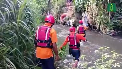 Recuperan cadáver de niño arrastrado por cañada en Santiago