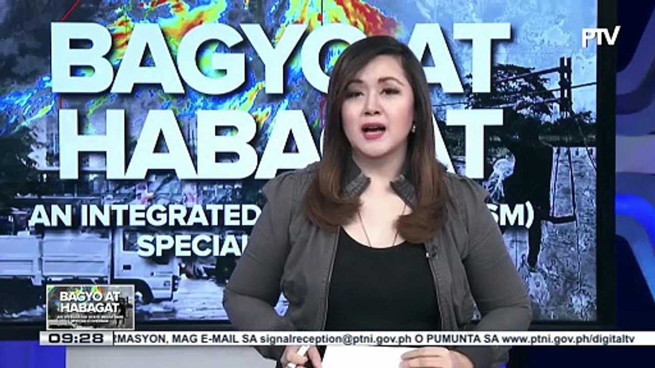 Ilang tipak ng bato, plywood, at basura nakuha ng MMDA mula sa drainage malapit sa tinatayong MRT-7 Batasan Station sa QC