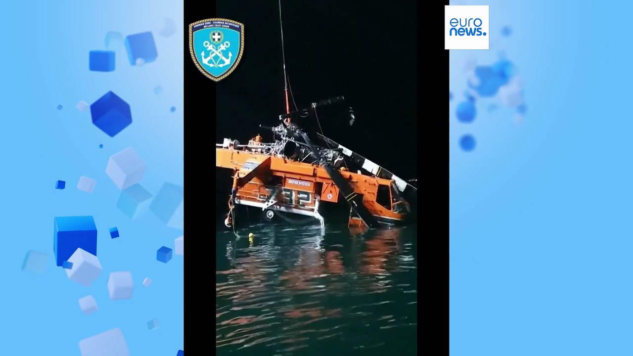 Enormer Waldbrand bei Korinth in Griechenland - Löschhubschrauber stürzt ins Meer