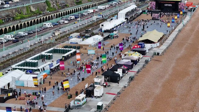 Reports of thousands of people evacuated due to bad weather at Brighton's On the Beach music festival