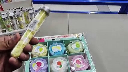 Unboxing and Review of Scented Paper Soap Bath Flakes Portable Flower Tube Petals