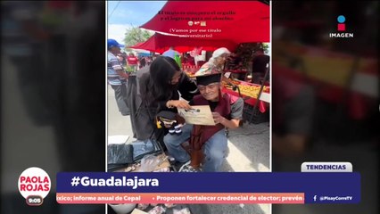 Joven se graduó de la prepa y visitó a su abuelito en el tianguis