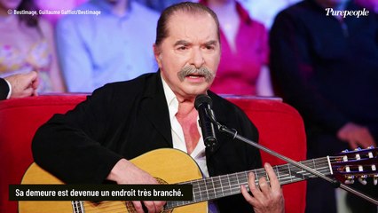Perchée sur une colline au coeur d'un des plus petits villages de France, la maison de ce chanteur iconique des années 1970 est devenue un lieu très branché
