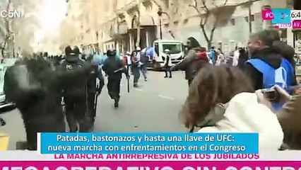 Patadas, bastonazos y hasta una llave de UFC nueva marcha con enfrentamientos en el Congreso