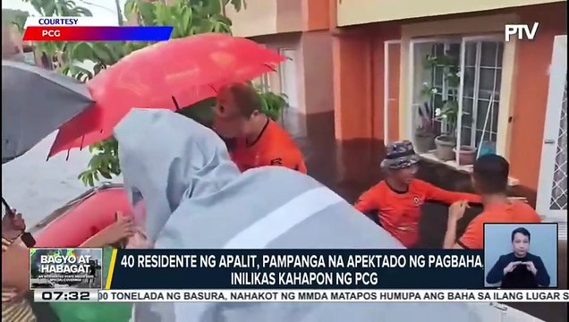 Halos 500 commuters sa Metro Manila, naserbisyuhan ng libreng sakay ng PCG; Isang buntis at sanggol, kasama sa mga inilikas ng PCG sa Malabon City