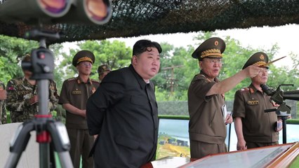 김정은, 포사격 훈련 참관...'철저한 주적 관점' 강조 / YTN