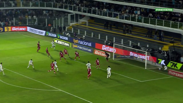 Neymar quase marca gol para o Santos na Vila Belmiro