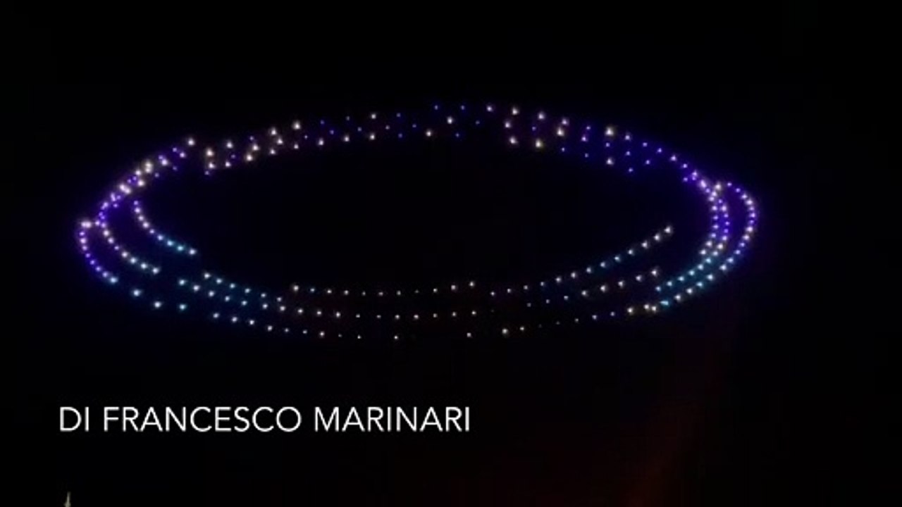 Forte dei Marmi, lo show in cielo dei droni luminosi