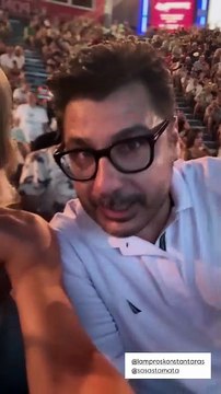 Η Ιωάννα Μαλέσκου και η Σάσα Σταματά στο Δελφινάριο