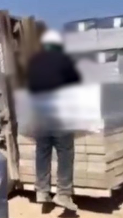 지게차로 옮겨졌던 '인권유린 피해' 이주노동자, 새 직장 얻어