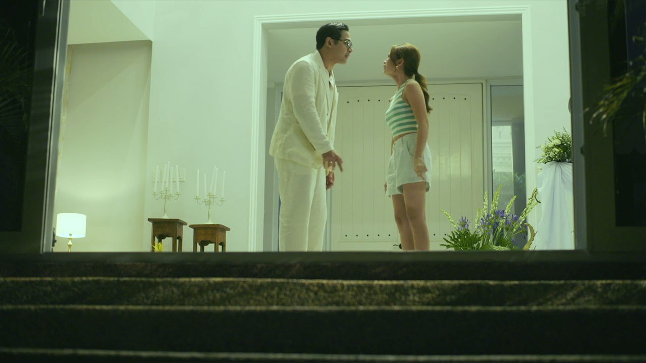 Akusada: Isang bubong, dalawang pamilya (Episode 19)