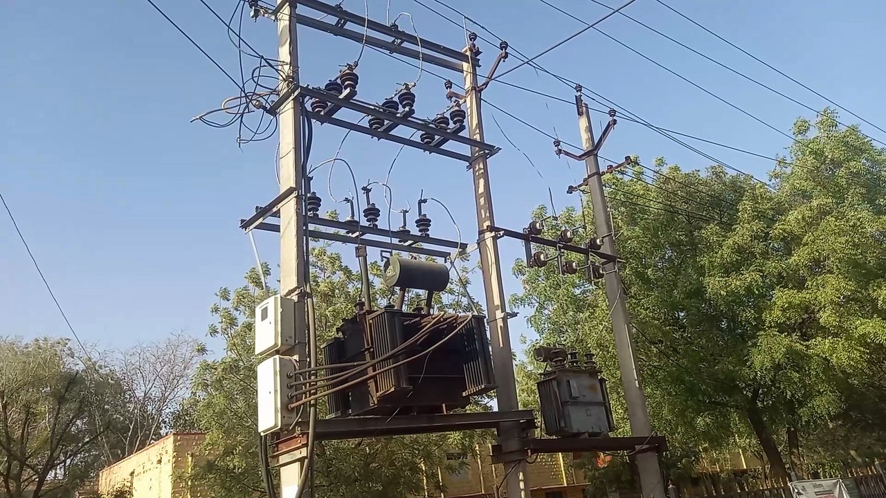 नागौर में नहीं रुक रही बिजली चोरी, सिस्टम हुआ फ...
