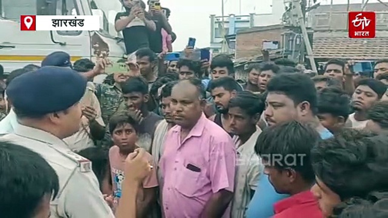 पाकुड़ में अनियमित बिजली आपूर्ति से परेशान ग्रामीणों का फूटा गुस्सा, घंटों तक रखा सड़क जाम