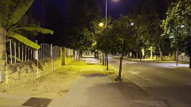 Samsung Galaxy Z Flip (4K@60FPS) - Noche, 2