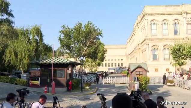 Ucraina-Russia: posizioni lontane, Kiev chiede incontro Putin-Zelensky