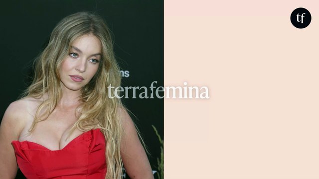 Sidérant , Hyper sensuelle : Sydney Sweeney en veste décolletée s'amuse de son sex appeal dévastateur dans cette série de pubs provocs et ironiques