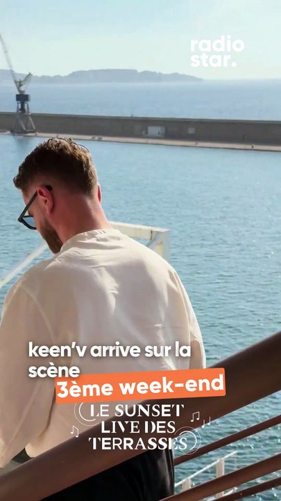 Keen’V arrive sur la scène des Sunset Live des Terrasses #keenv #sunsetlive #concert #live