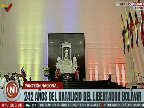 Ofrenda floral en conmemoración de los 242 años de Simón Bolívar y día de la Armada Bolivariana